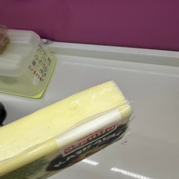 Özgüllü Süt Ürünleri Sevdiğim Kaşar Markasında Hijyen Sorunu