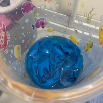 Minicity Bebek Takımı Renk Verdi, Tüm Kıyafetler Maviye Boyandı