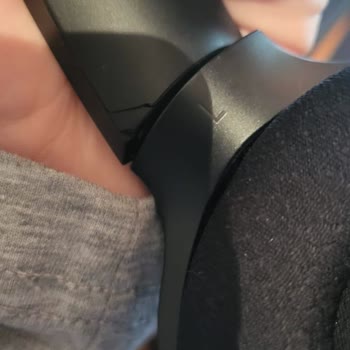 Razer Barracuda наушники трескаются сами по себе – качество сборки