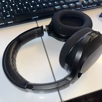 Razer Barracuda: трещины на наушниках через несколько месяцев