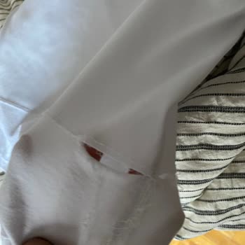 Dagi Mağazasından Alınan Atletlerin Kalitesizliği Ve Yüksek Fiyatı