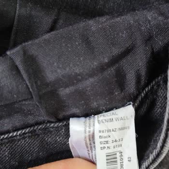 DeFacto Pantolonlarında Sürekli Renk Solması Ve Aşınma Sorunu