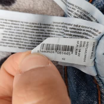 DeFacto Pantolonlarında Sürekli Renk Solması Ve Aşınma Sorunu