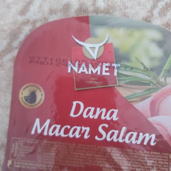 Namet Salamda Kırmızı Lekeler Ve İletişim Eksikliği