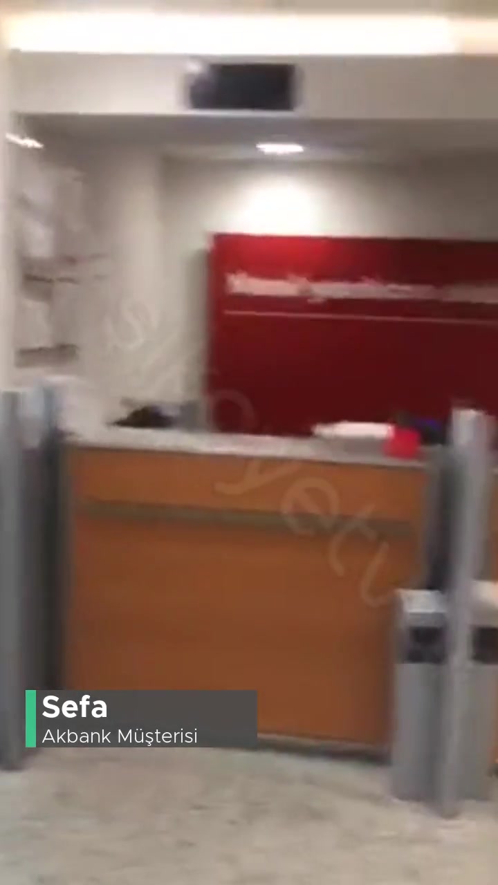 Akbank Gişe Sıra Sorunu videonun kapak resmi