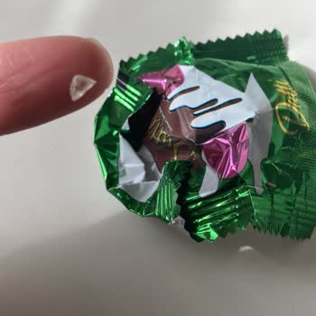 Çikolatanın İçinden Çıkan Cam Parçası Şoku