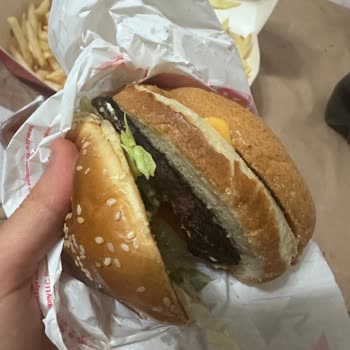 Yanık Burger Ve Soğuk Patateslerle Hayal Kırıklığı