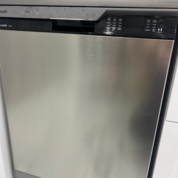 Bulaşık Makinesinde Beklenmedik Boya Sorunu: Müşteri Memnuniyetsizliği