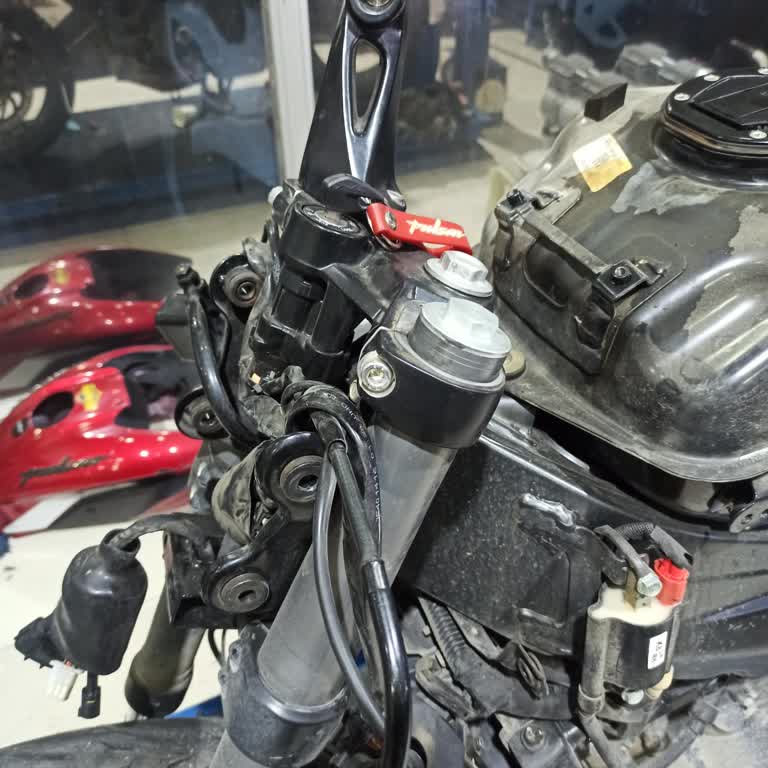 Bajaj Yeni Model Motosikletin Parça Tedarik Sorunu