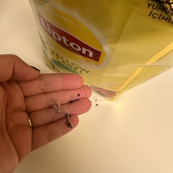 Çayın İçinden Yabancı Madde Çıktı, Sağlık Endişesi Yarattı