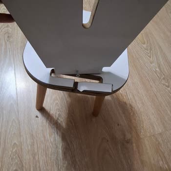 Çocuk Güvenliğini Tehlikeye Atan Masa Sandalye Takımı