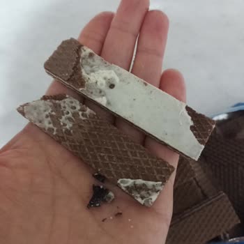 Eti Hoşbeş'ten Beklenmedik Plastik Parçalar