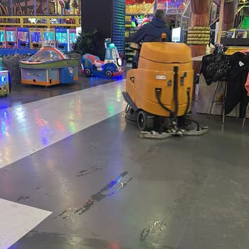 Dino Lino Oyun Parkı'nda Nakit Ödeme Ve Temizlik Sorunları