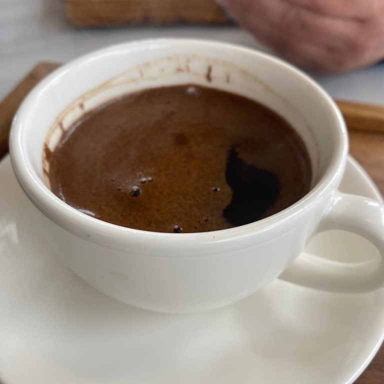 Espressolab Kırklareli Şubesi: Yarım Fincan Kahve Ve Bayat Çay Hayal Kırıklığı