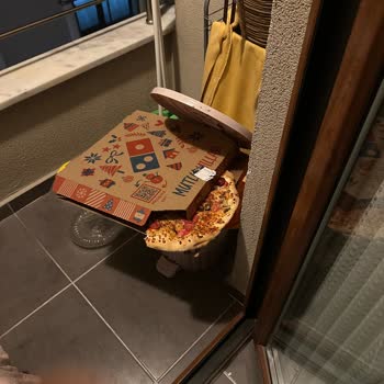 Domino's Pizza'da Çiğ Hamur Ve Yetersiz Müşteri Hizmeti