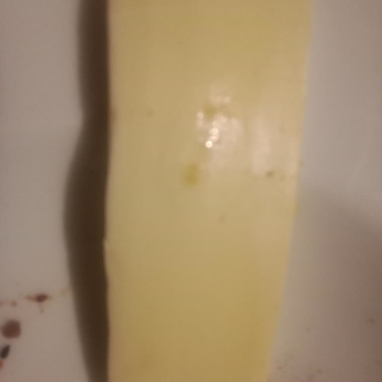 Kaşar Peyniri Hayal Kırıklığı: Lastik Gibi Ve Tadı Krem Peynir!