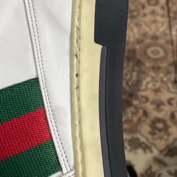 Luxurylions Çok Farklı Bir Ayakkabı Gönderdi