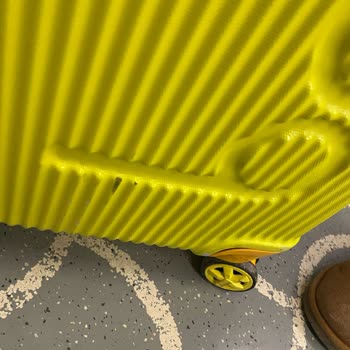 Benetton Valiz Tekerleği Sorunu