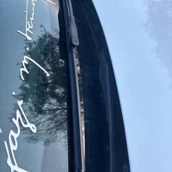 BMW 3.16i Ön Cam Izgarası Kronik Çatlak Sorunu