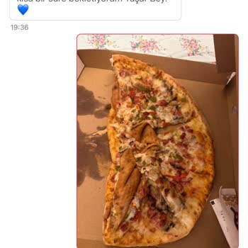 Yemeksepeti'nde Skandal: Çamurlu Pizzalar Ve Yetersiz Çözüm