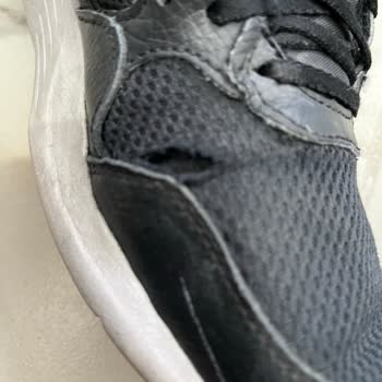 Nike Ayakkabıda Yırtılma Ve Müşteri Hizmetlerinde Hayal Kırıklığı