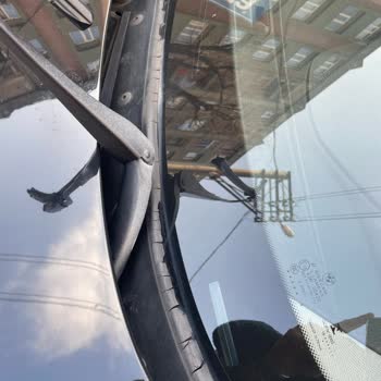 BMW 116d Ön Cam Fitili Deformasyonu Ve Su Sızdırma Sorunu