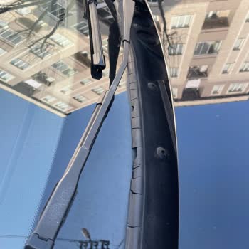 BMW 116d Ön Cam Fitili Deformasyonu Ve Su Sızdırma Sorunu