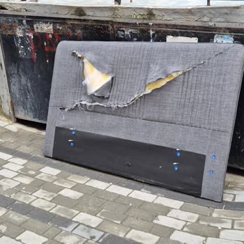 Yataş'tan Aldığım Baza Böcek Yuvası Çıktı Maddi Ve Manevi Zarar Büyük