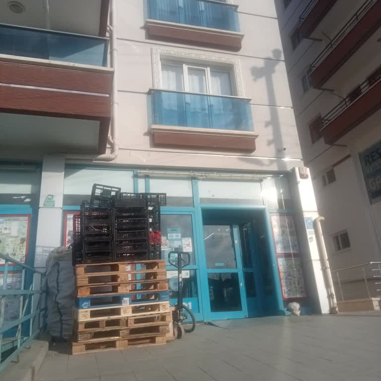 A101 Altınova'da Müşteri Memnuniyetsizliği Ve Personel Sorunları