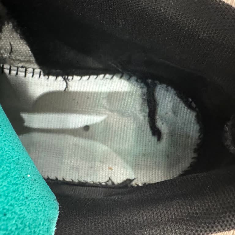 Deichmann Sattıkları Malın Arkasında Duramıyorlar!