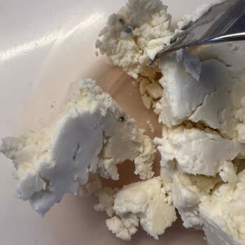 Küflü Peynir Ve İade Zorluğu: Müşteri Memnuniyetsizliği