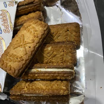 Yanık Bisküvilerle Karşılaştık