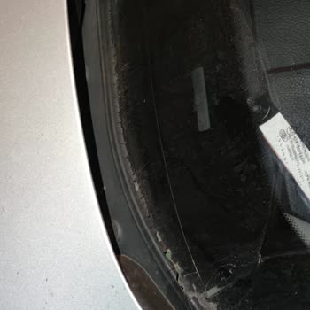 BMW 520D Ön Cam Parçasının Kalitesizliği