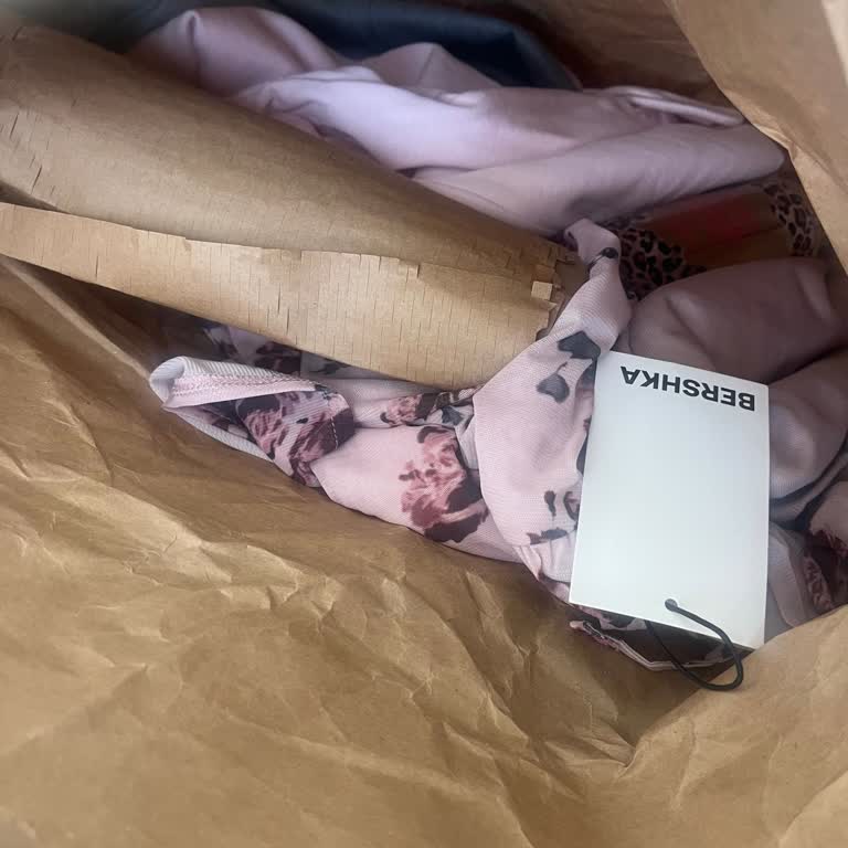 Bershka'nın Kargo Paketlemesi Hayal Kırıklığı Yarattı