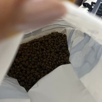 Hepsiburada Orijinalliği Şüpheli Mama İle Sağlık Riski!