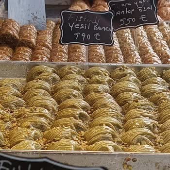 Fıstıklı Tatlıda Bezelye Şoku!