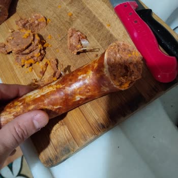 Etgör Sucuk Aşırı Yağlı Parçalanıyor