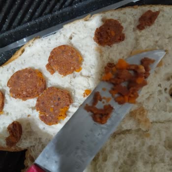 Etgör Sucuk Aşırı Yağlı Parçalanıyor