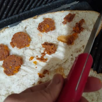 Etgör Sucuk Aşırı Yağlı Parçalanıyor