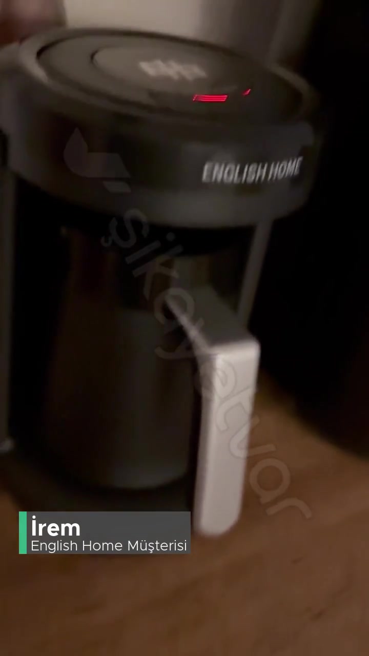 English Home Çalışmayan Kahve Makinesi! videonun kapak resmi