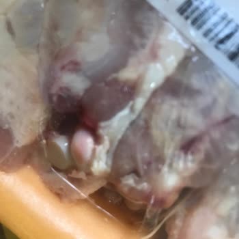 Bozuk Tavuk Ve İlgisiz Hizmet Mağduriyeti