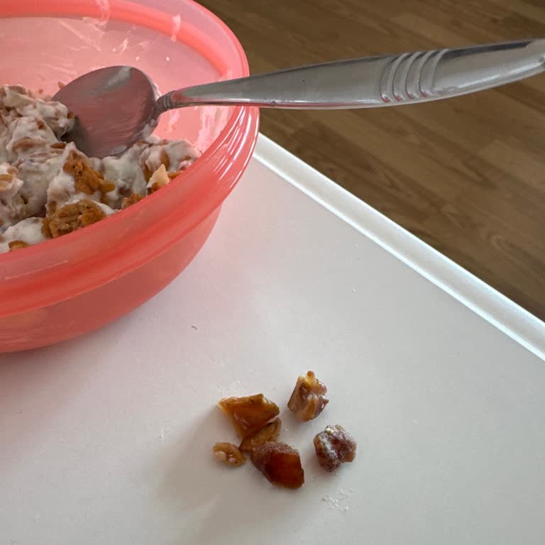 Kahvaltıda Sert Hurma Şoku: Dişim Kırılıyordu