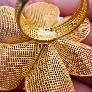 Artuklu Telkari Ve Gümüşçülük Ürünün Alt Kısmında Beyazlık Kalmış