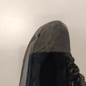 Su Geçirmez Denilen Ayakkabının Hayal Kırıklığı