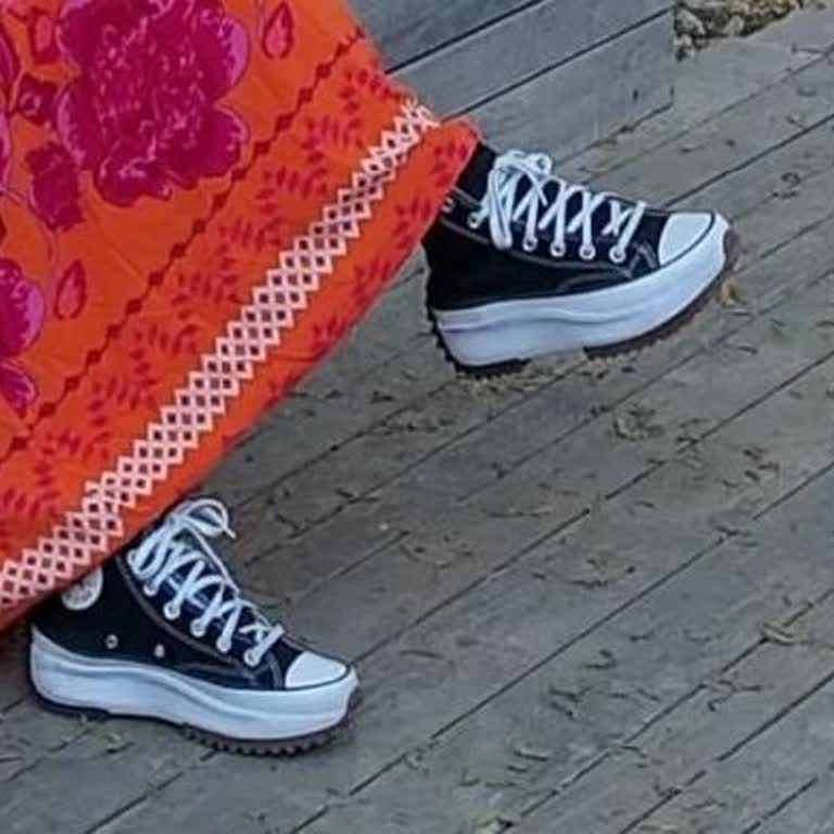 Islak Zeminde Kaygan Converse Tabanı Tehlikesi