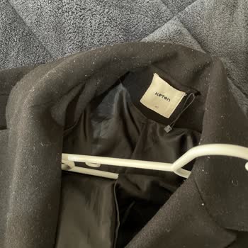 Koton'dan Alınan Kabanın Hızla Tüylendiği Şikayeti