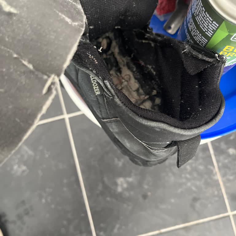 Dayanıklılığı Ve Kalitesi Hayal Kırıklığı Yaratan Ayakkabı