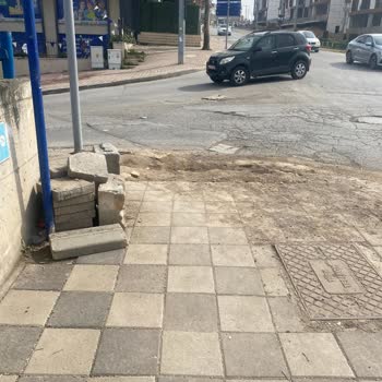 Darıca'da İhmal Edilen Aydınlatma Ve Tehlikeli Durak