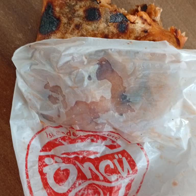 Et Dürümde Soğan Ve Taş Sürprizi