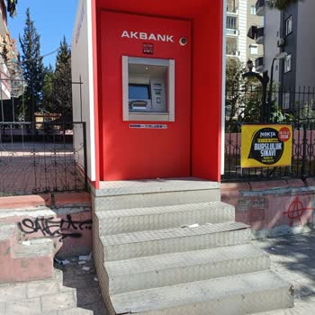 Tehlike Saçan Akbank ATM'si: Acil Onarım Talebi